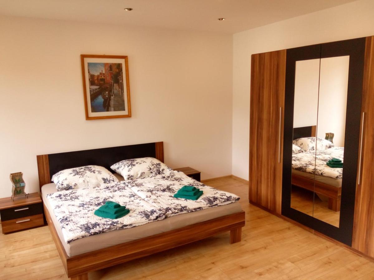 Apartman Albreit 1 Яхимов Экстерьер фото